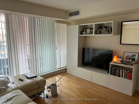 Photo 1 at 915 - 111 Elizabeth Street, Bay Street Corridor, Toronto