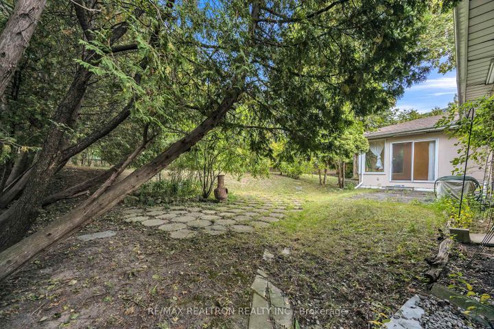 Photo 11 at 120 Laurentide Drive, Donalda, Toronto