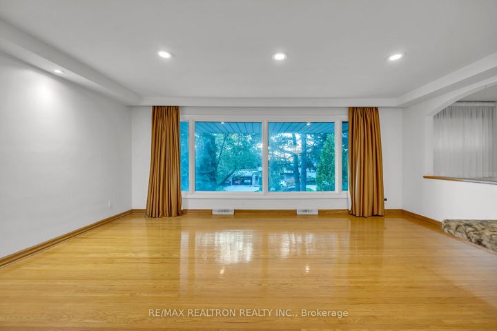 Photo 23 at 120 Laurentide Drive, Donalda, Toronto