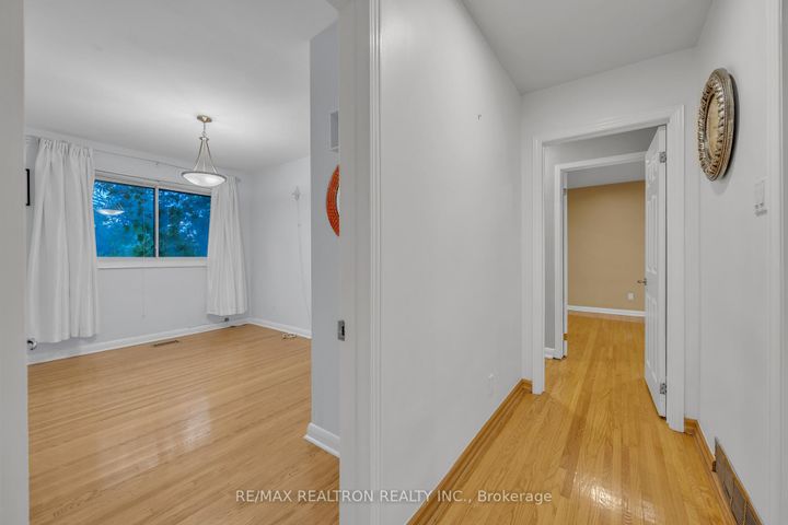 Photo 27 at 120 Laurentide Drive, Donalda, Toronto