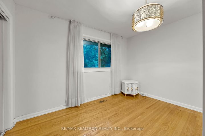 Photo 32 at 120 Laurentide Drive, Donalda, Toronto