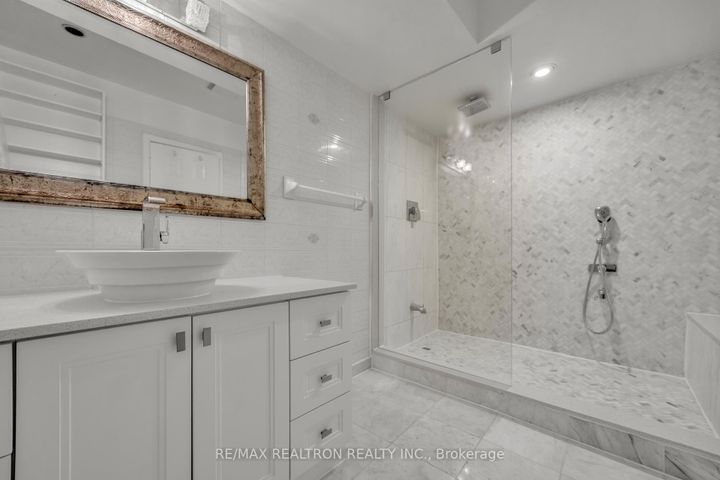 Photo 33 at 120 Laurentide Drive, Donalda, Toronto
