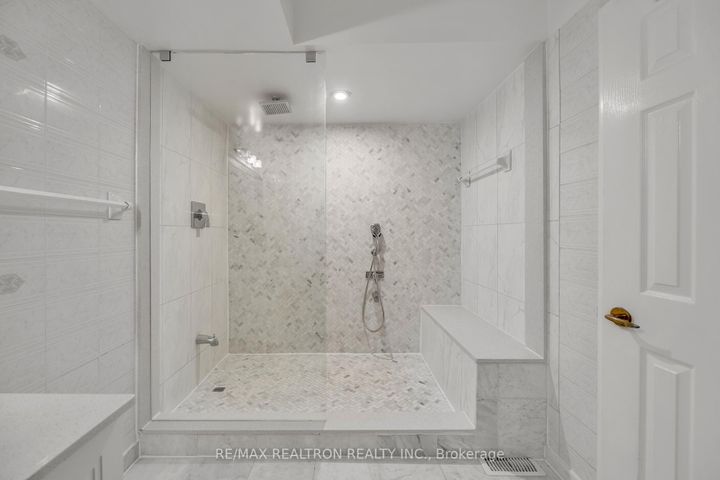 Photo 34 at 120 Laurentide Drive, Donalda, Toronto