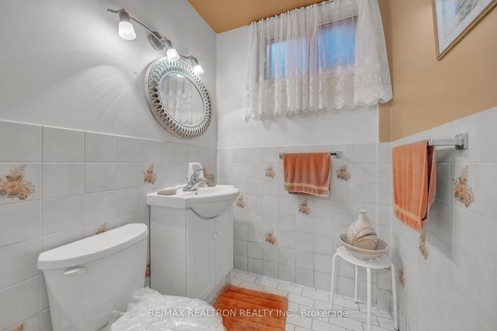 Photo 35 at 120 Laurentide Drive, Donalda, Toronto