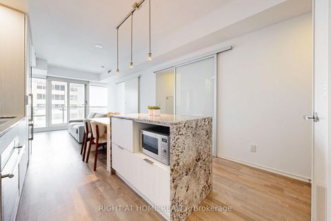 Photo 5 at 3312 - 1 Bloor Street E, Yonge Corridor, Toronto