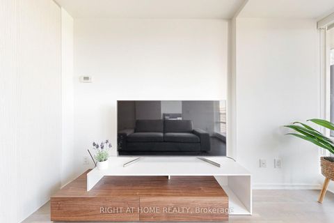 Photo 11 at 3312 - 1 Bloor Street E, Yonge Corridor, Toronto