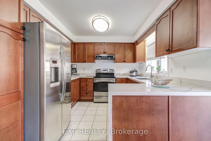 Photo 16 at 45 Marbleseed Crescent, Wellington, Brampton