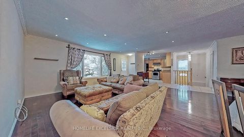 Photo 2 at 249 Palmer Avenue, Harding, Richmond Hill