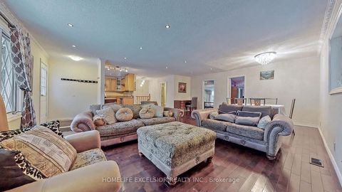 Photo 4 at 249 Palmer Avenue, Harding, Richmond Hill