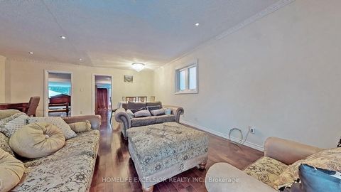 Photo 5 at 249 Palmer Avenue, Harding, Richmond Hill