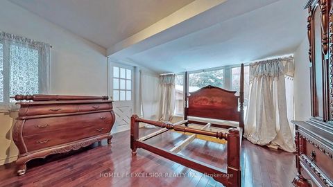 Photo 16 at 249 Palmer Avenue, Harding, Richmond Hill