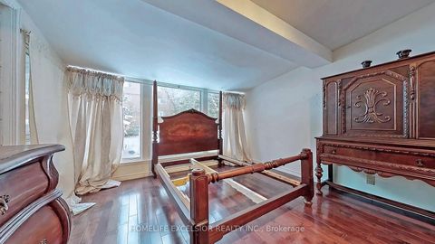 Photo 18 at 249 Palmer Avenue, Harding, Richmond Hill