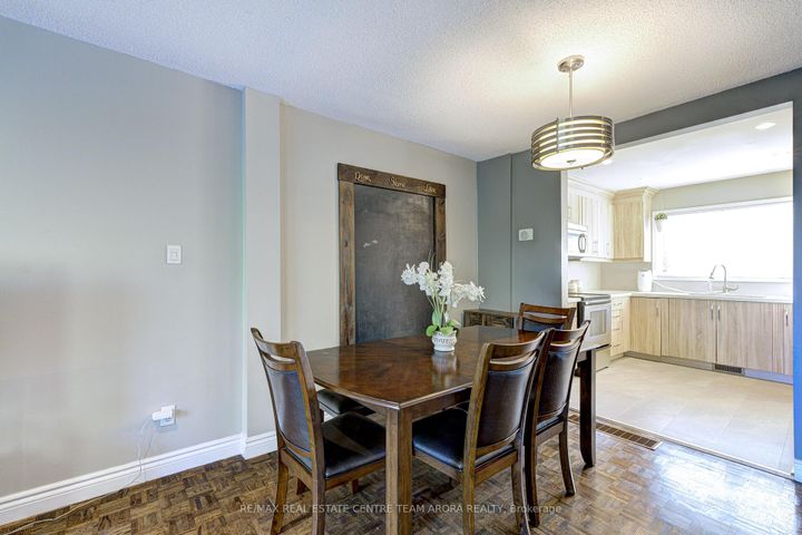Photo 4 at 81 - 2050 Upper Middle Road, Brant Hills, Burlington