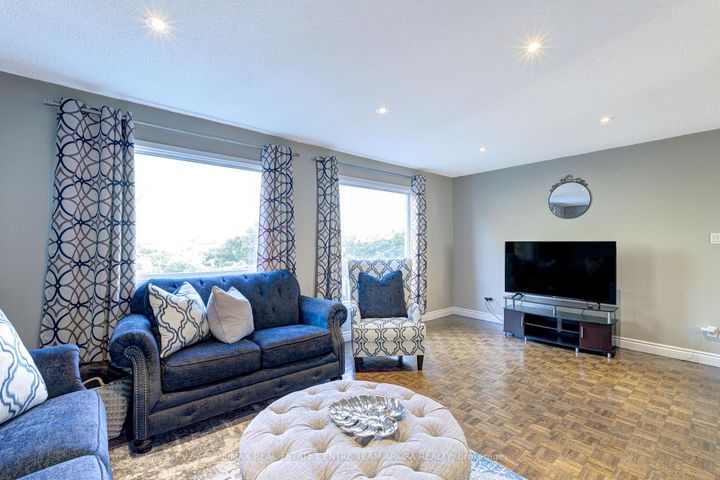 Photo 8 at 81 - 2050 Upper Middle Road, Brant Hills, Burlington