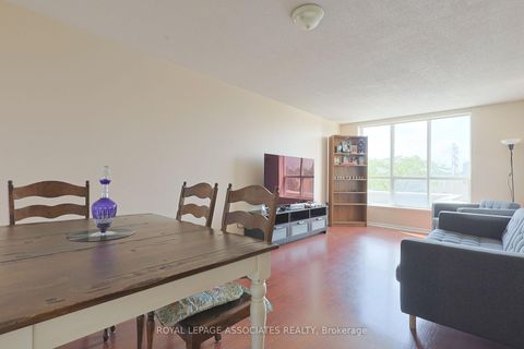 Photo 4 at 208 - 21 Overlea Boulevard, Thorncliffe Park, Toronto