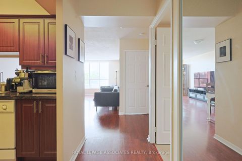 Photo 13 at 208 - 21 Overlea Boulevard, Thorncliffe Park, Toronto