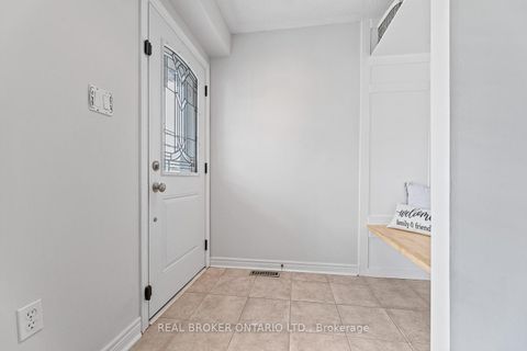 Photo 2 at 89 Bentley Crescent, 400 West, Barrie