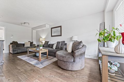 Photo 4 at 89 Bentley Crescent, 400 West, Barrie