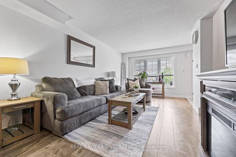 Photo 5 at 89 Bentley Crescent, 400 West, Barrie