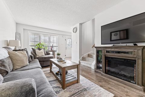 Photo 6 at 89 Bentley Crescent, 400 West, Barrie Photo 6 at 89 Bentley Crescent, 400 West, Barrie