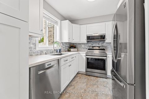 Photo 7 at 89 Bentley Crescent, 400 West, Barrie