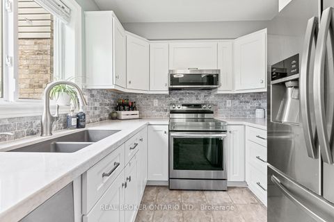 Photo 8 at 89 Bentley Crescent, 400 West, Barrie