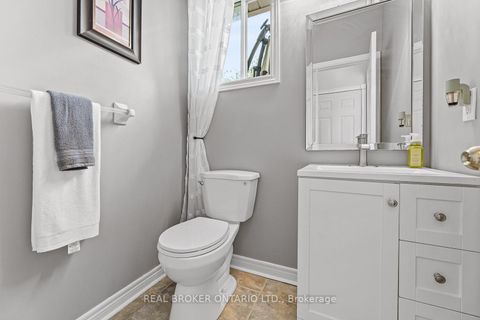 Photo 10 at 89 Bentley Crescent, 400 West, Barrie