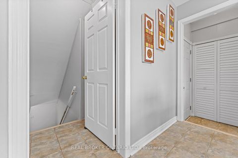 Photo 19 at 89 Bentley Crescent, 400 West, Barrie