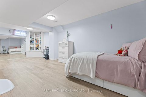 Photo 21 at 89 Bentley Crescent, 400 West, Barrie Photo 21 at 89 Bentley Crescent, 400 West, Barrie