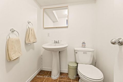 Photo 24 at 89 Bentley Crescent, 400 West, Barrie