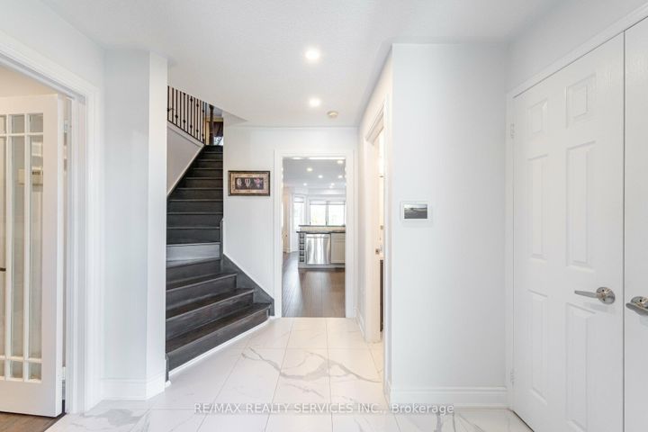 Photo 3 at 5749 Greensboro Drive, Central Erin Mills, Mississauga