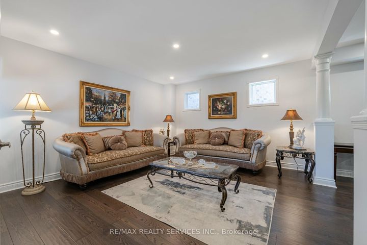 Photo 5 at 5749 Greensboro Drive, Central Erin Mills, Mississauga
