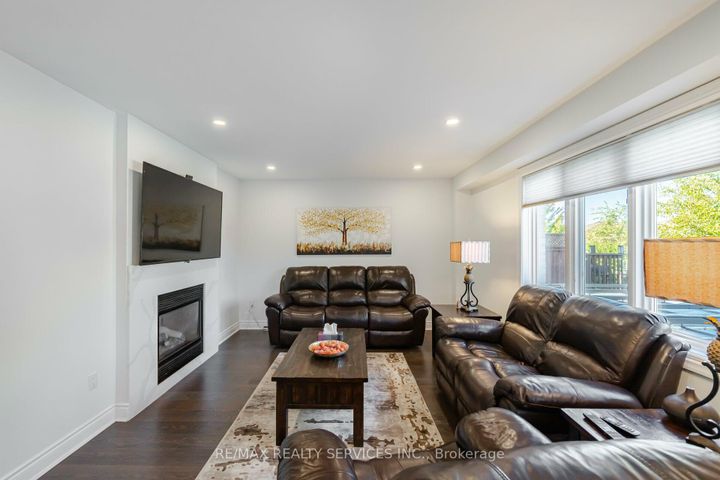 Photo 10 at 5749 Greensboro Drive, Central Erin Mills, Mississauga