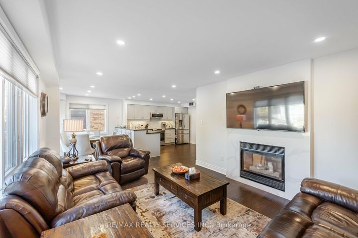 Photo 11 at 5749 Greensboro Drive, Central Erin Mills, Mississauga