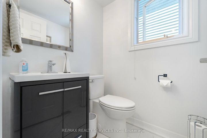 Photo 12 at 5749 Greensboro Drive, Central Erin Mills, Mississauga