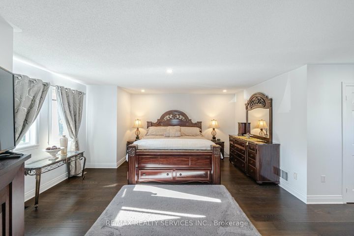 Photo 16 at 5749 Greensboro Drive, Central Erin Mills, Mississauga