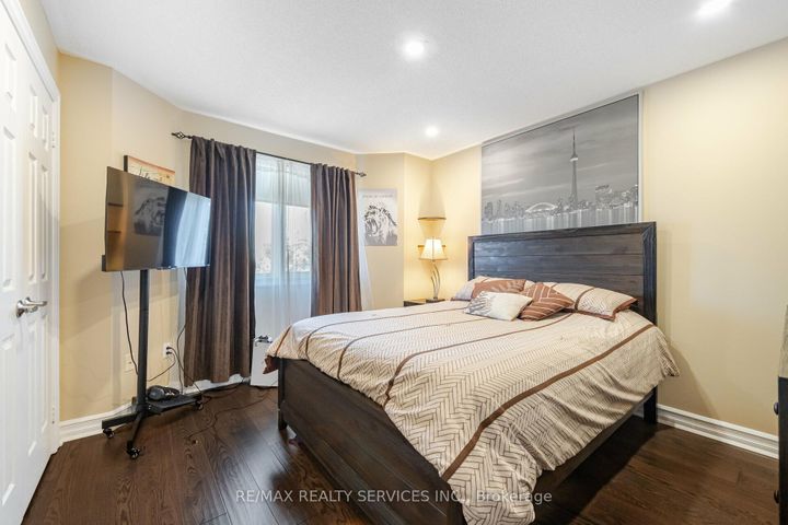 Photo 19 at 5749 Greensboro Drive, Central Erin Mills, Mississauga