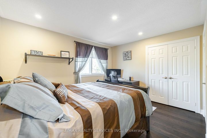 Photo 22 at 5749 Greensboro Drive, Central Erin Mills, Mississauga