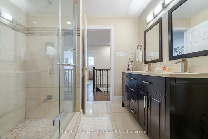 Photo 26 at 5749 Greensboro Drive, Central Erin Mills, Mississauga