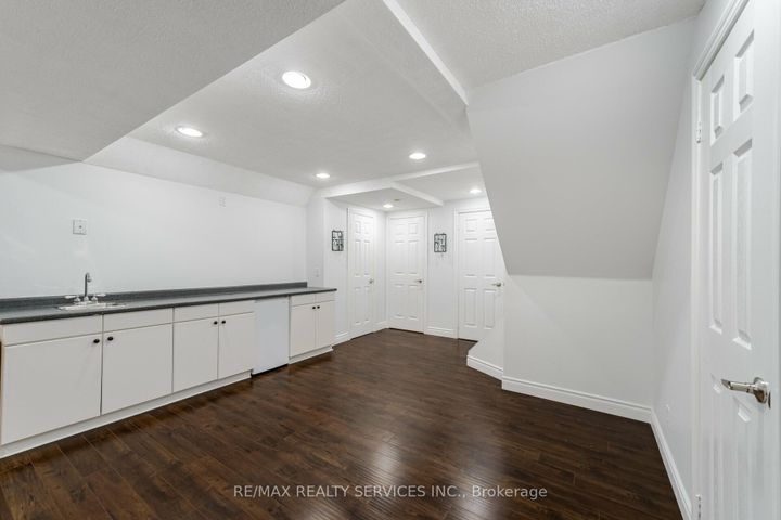 Photo 30 at 5749 Greensboro Drive, Central Erin Mills, Mississauga