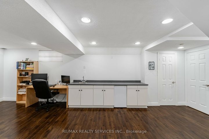 Photo 31 at 5749 Greensboro Drive, Central Erin Mills, Mississauga