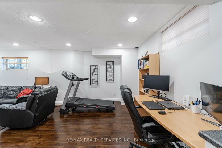 Photo 32 at 5749 Greensboro Drive, Central Erin Mills, Mississauga