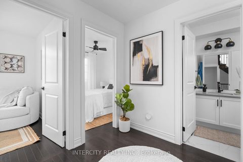 Photo 32 at 94 Glazebrook Drive, East Woodbridge, Vaughan