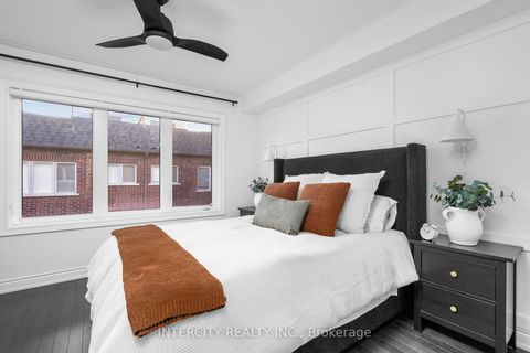 Photo 37 at 94 Glazebrook Drive, East Woodbridge, Vaughan