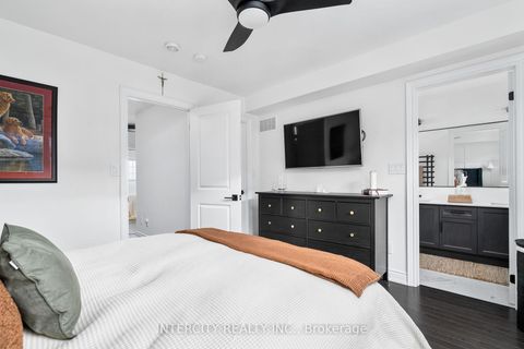 Photo 39 at 94 Glazebrook Drive, East Woodbridge, Vaughan