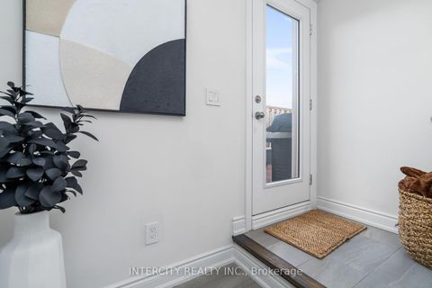 Photo 42 at 94 Glazebrook Drive, East Woodbridge, Vaughan