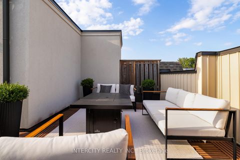 Photo 45 at 94 Glazebrook Drive, East Woodbridge, Vaughan