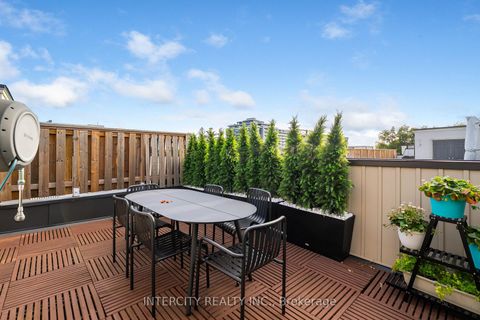 Photo 49 at 94 Glazebrook Drive, East Woodbridge, Vaughan