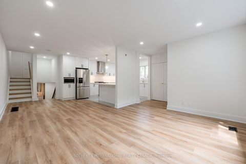 Photo 2 at 105 Baltray Crescent, Donalda, Toronto