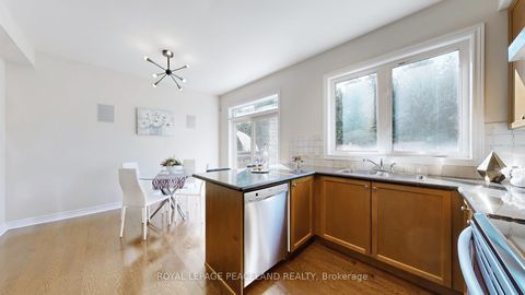 Photo 16 at 15 Westolivia Trail, Patterson, Vaughan